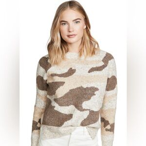 DNA size M camo sweater